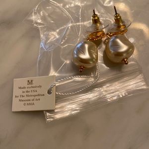 NWT, Gold Plated and Pearl drop earrings